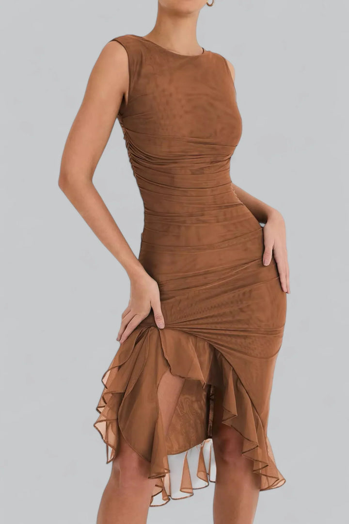 Delara Elegante Midi Jurk – Luxe Geplooide Jurk met Asymmetrisch Design