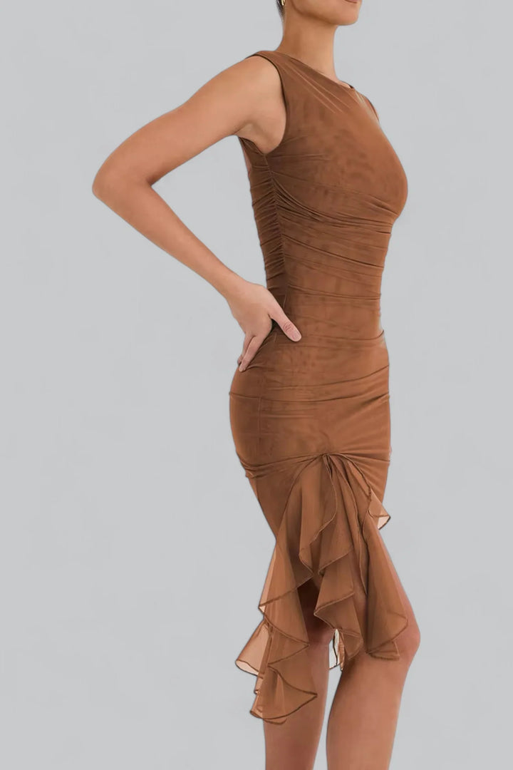 Delara Elegante Midi Jurk – Luxe Geplooide Jurk met Asymmetrisch Design