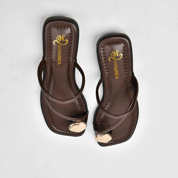 Jenner – Elegante Slip-On Sandalen Voor Vrouwen Met Gouden Accenten