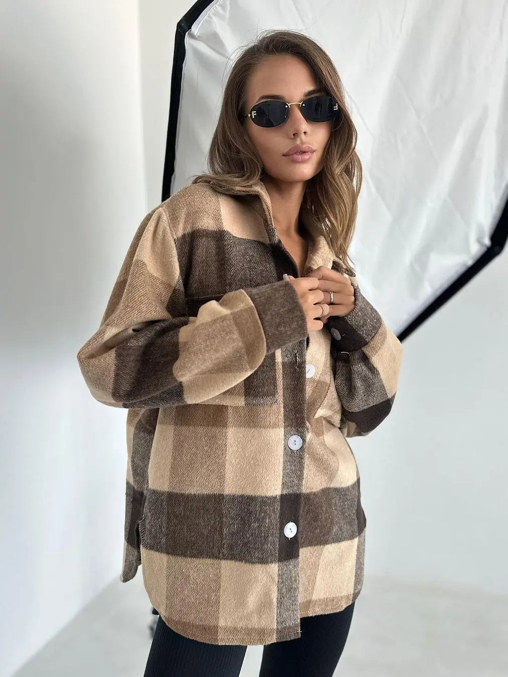 Nerina Geruite Damesjas – Trendy Jas voor Comfortabele Herfstdagen