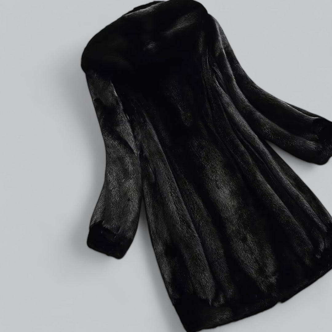 Tia Winterjas – Eco-vriendelijke Faux Fur met Capuchon