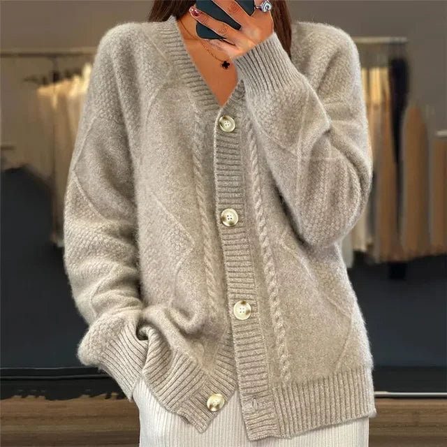 Meridia Cardigan – Tijdloze Ribgebreide Damescardigan met Elegante V-hals