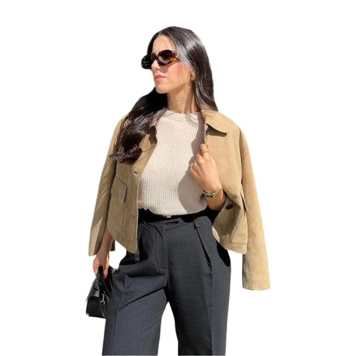 Elenya Jas – Moderne Luxe en Tijdloze Verfijning