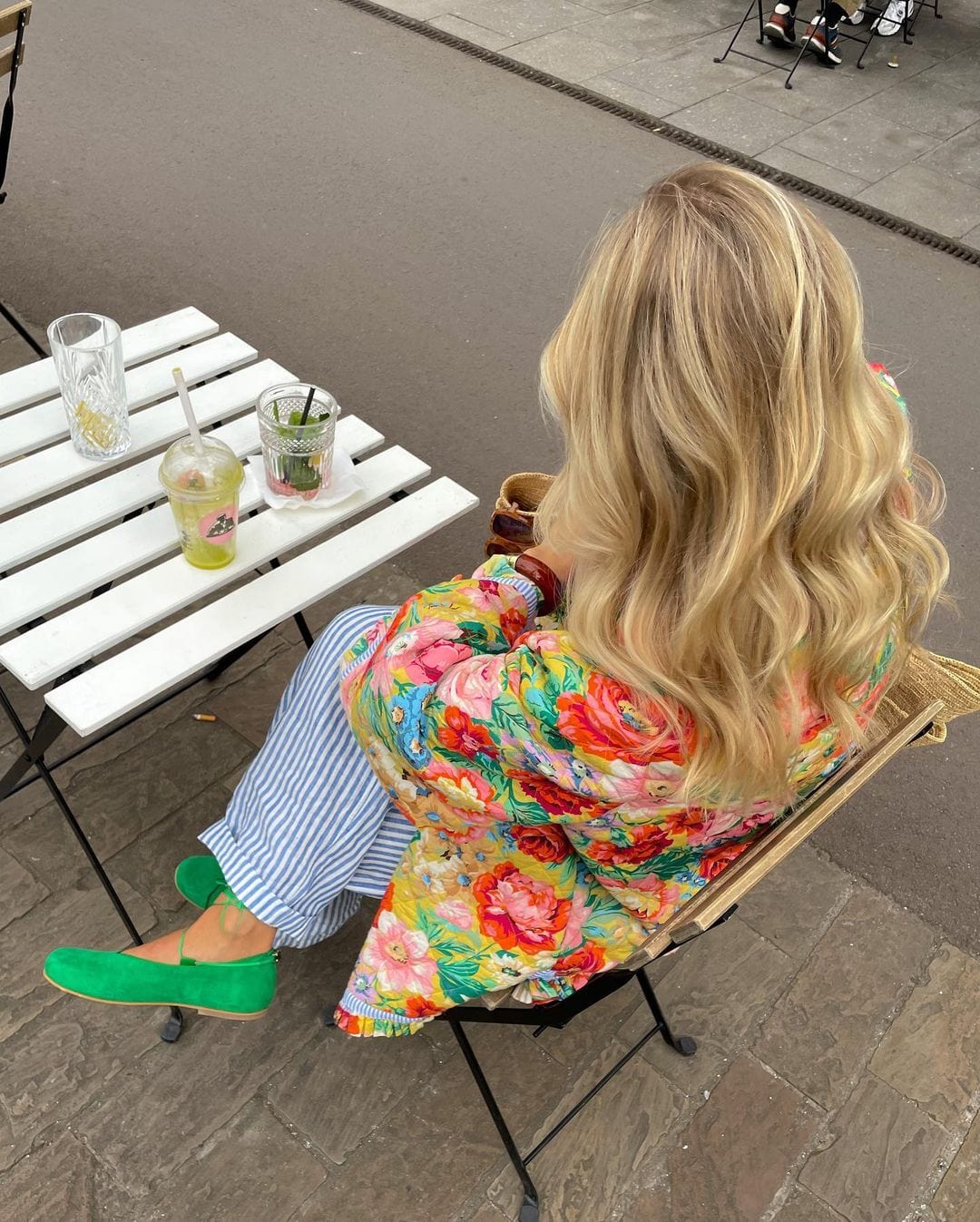 Florena Jas – Stijlvolle Damesjas met Bloemenprint en Comfortabele Pasvorm