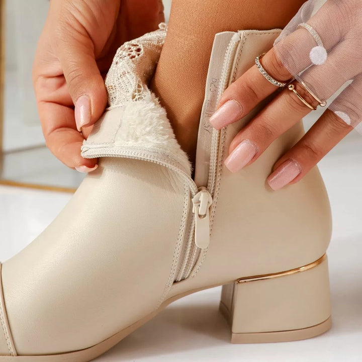 Lorvella Enkellaarsjes – Leren Dameslaarzen met Bloemenmotief