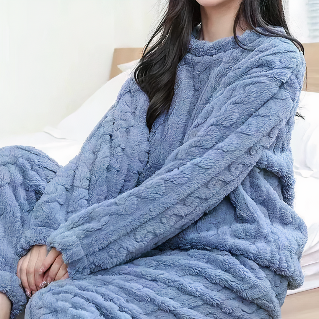 Nayla Fluwelen Pyjamaset – Luxe dames pyjama met elegante uitstraling