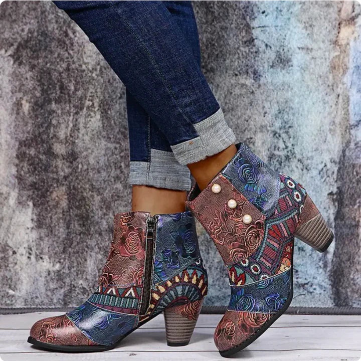 Trixie Bohemian Dameslaarzen – Patchwork Statement Boots | Trixie Boho Patchwork Dameslaarzen met Bloemmotief