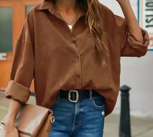 Lyanna Corduroy Blouse – Klassieke Ribstof Blouse met Moderne Flair