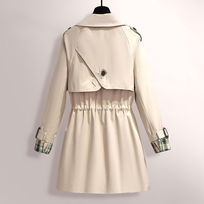 Marcelline Trenchcoat – Tijdloze Damesjas met Elegante Pasvorm en Moderne Details