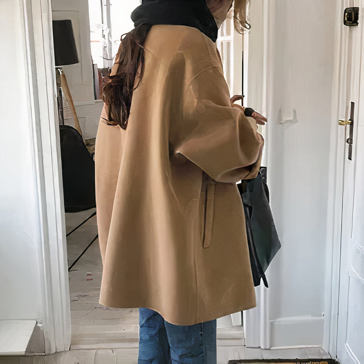 Alverra Damesjas – Tijdloze Trenchcoat met Luxe Uitstraling
