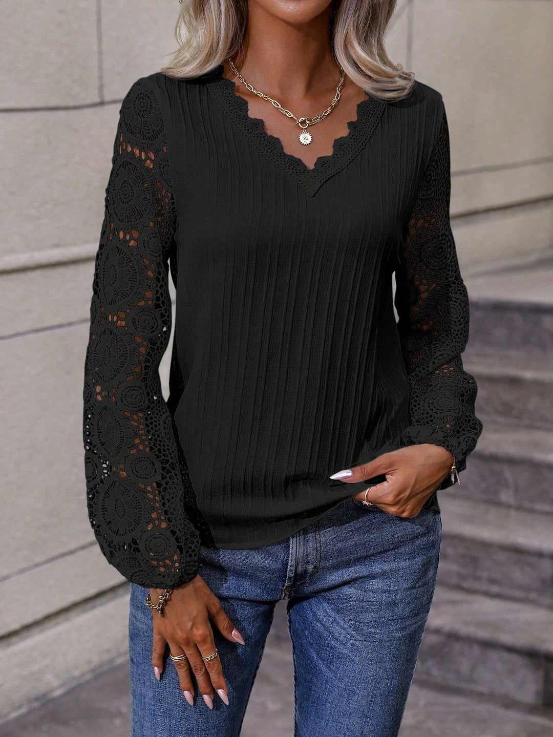 Carmela dames top met V-hals – elegante blouse van hoogwaardige stof