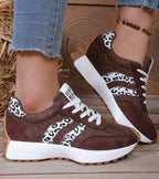 Camille – Sneakers à bout pointu avec lacets et semelle antidérapante
