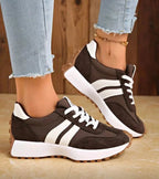 Camille – Sneakers à bout pointu avec lacets et semelle antidérapante