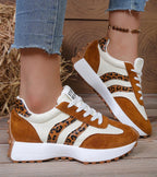 Camille – Sneakers à bout pointu avec lacets et semelle antidérapante