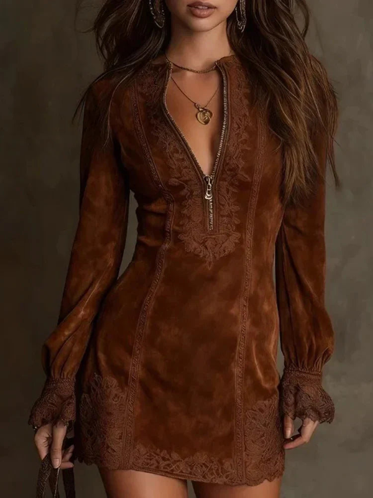 Clara | Robe courte effet daim et dentelle