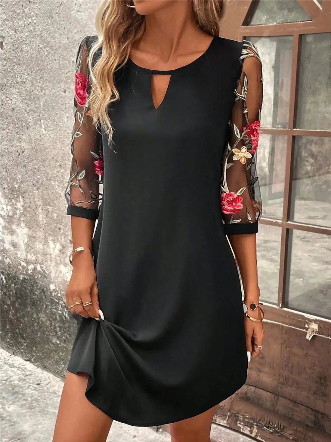 Mirelle | Robe Élégante à Manches Brodées