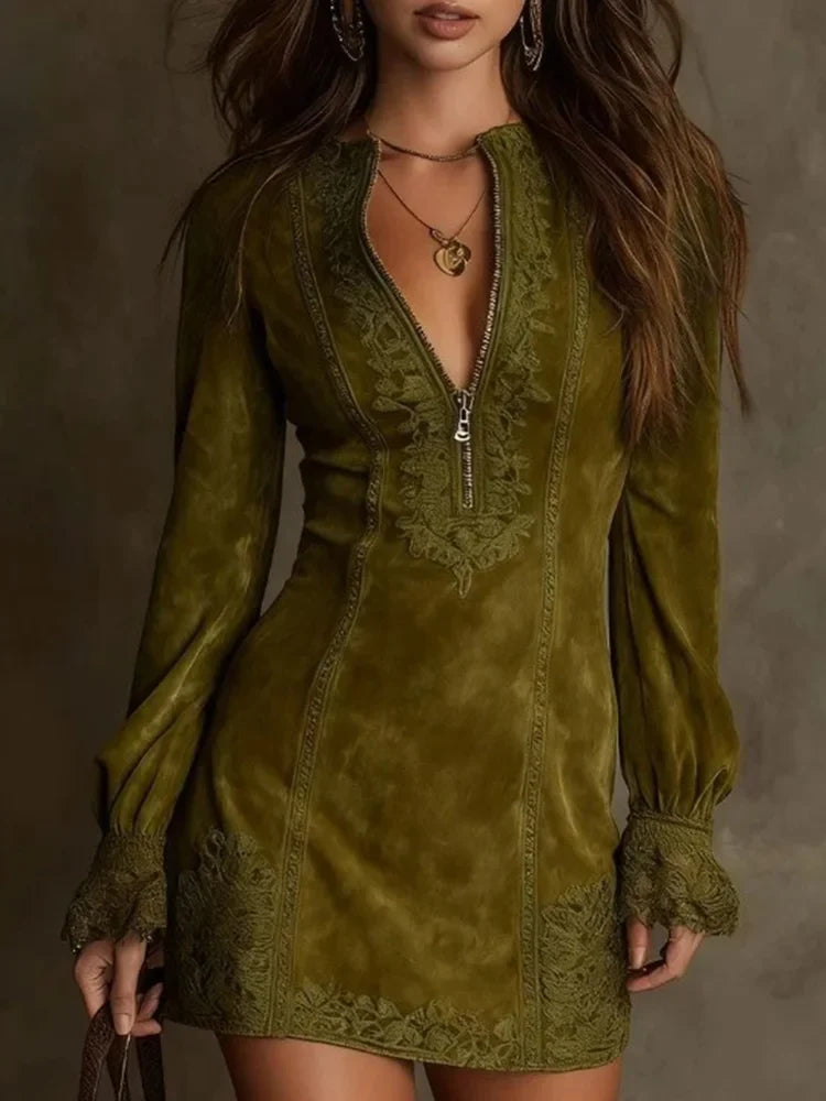 Clara | Robe courte effet daim et dentelle