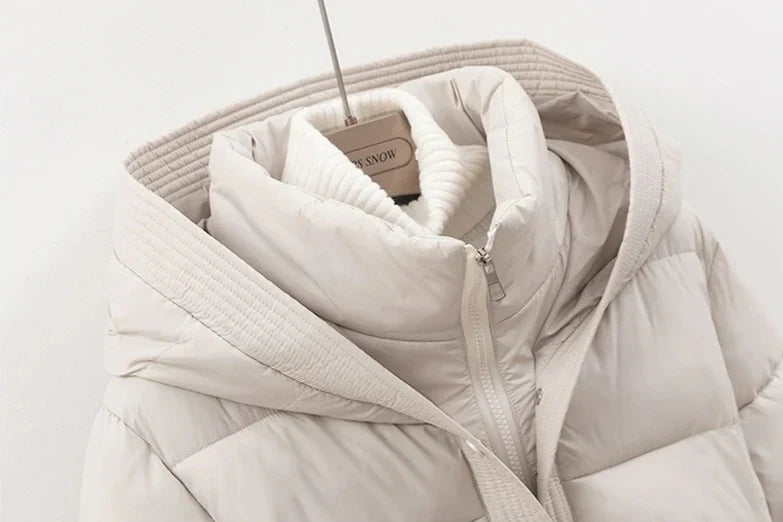 Waylynn Jas – Lange Belted Winterjas met Capuchon