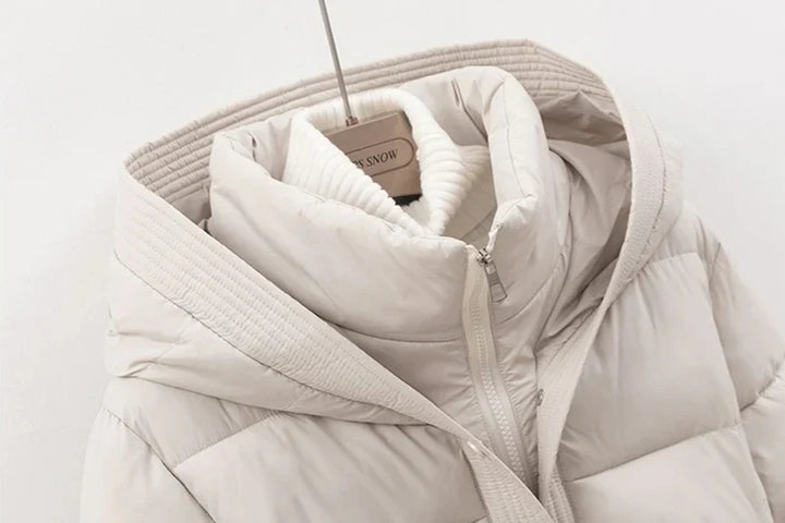 Waylynn Jas – Lange Belted Winterjas met Capuchon